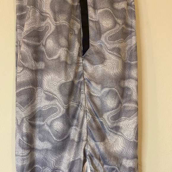 And 1 Silver/White/Black Men’s XL Badketball Shorts 11” Inseam Drawstring - Picture 2 of 4